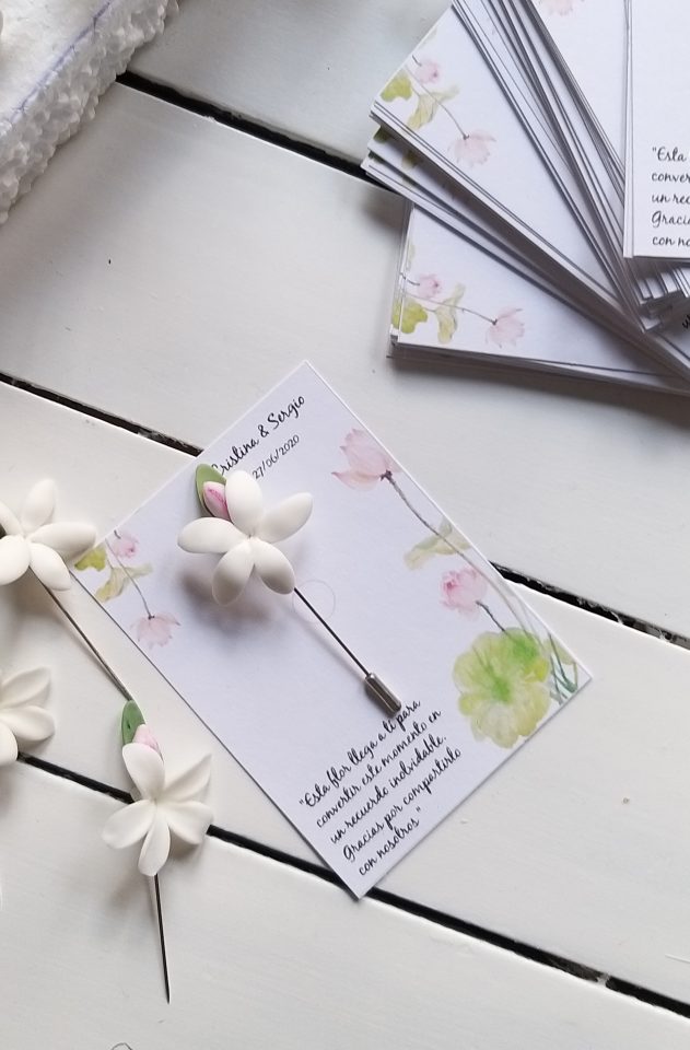 Alfileres de jazmin para invitados. - Imagen 4